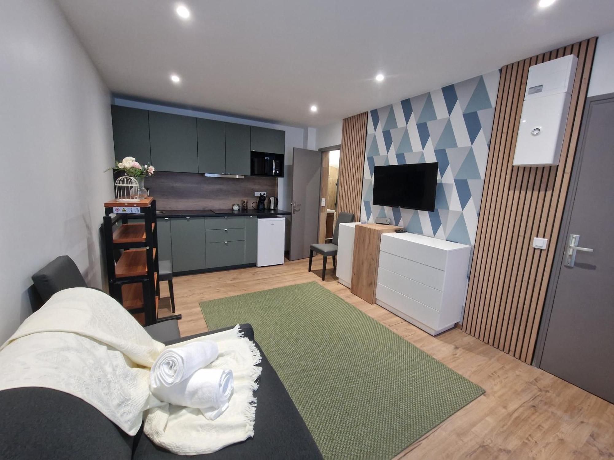 Maison D'Hotes Avec 3 Appartements Et Un Studio Viry-Chatillon Exterior photo
