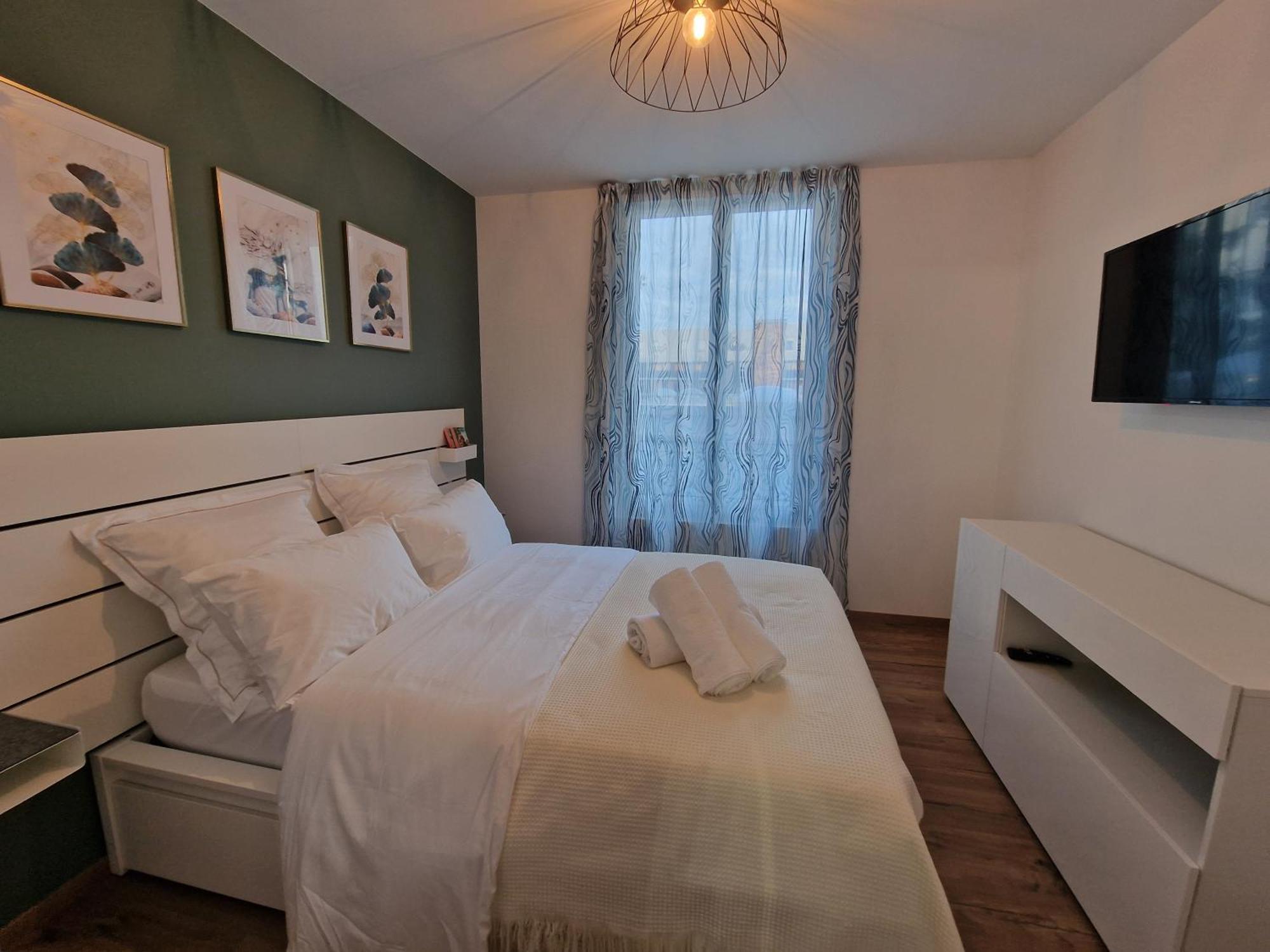 Maison D'Hotes Avec 3 Appartements Et Un Studio Viry-Chatillon Exterior photo