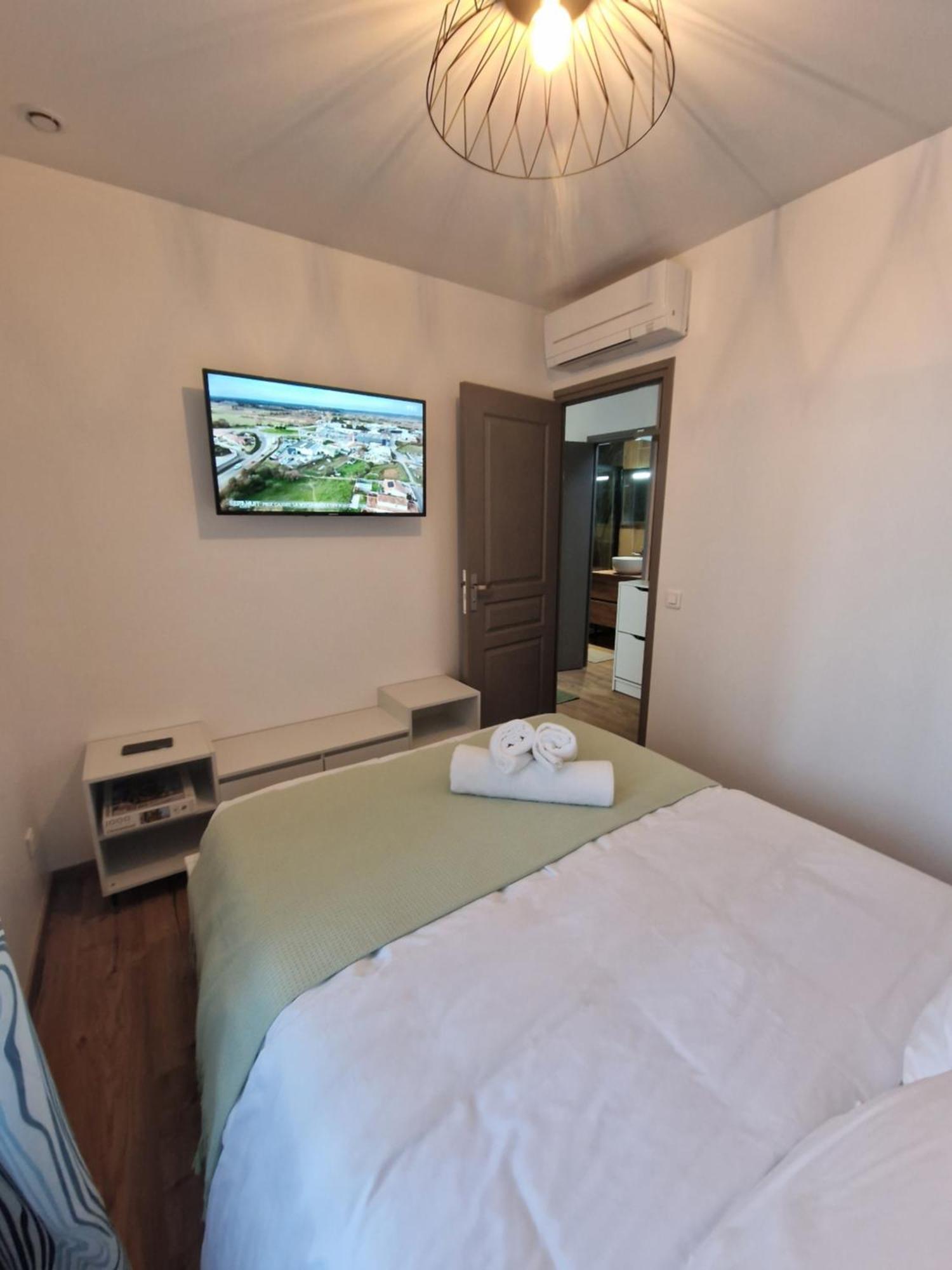 Maison D'Hotes Avec 3 Appartements Et Un Studio Viry-Chatillon Exterior photo