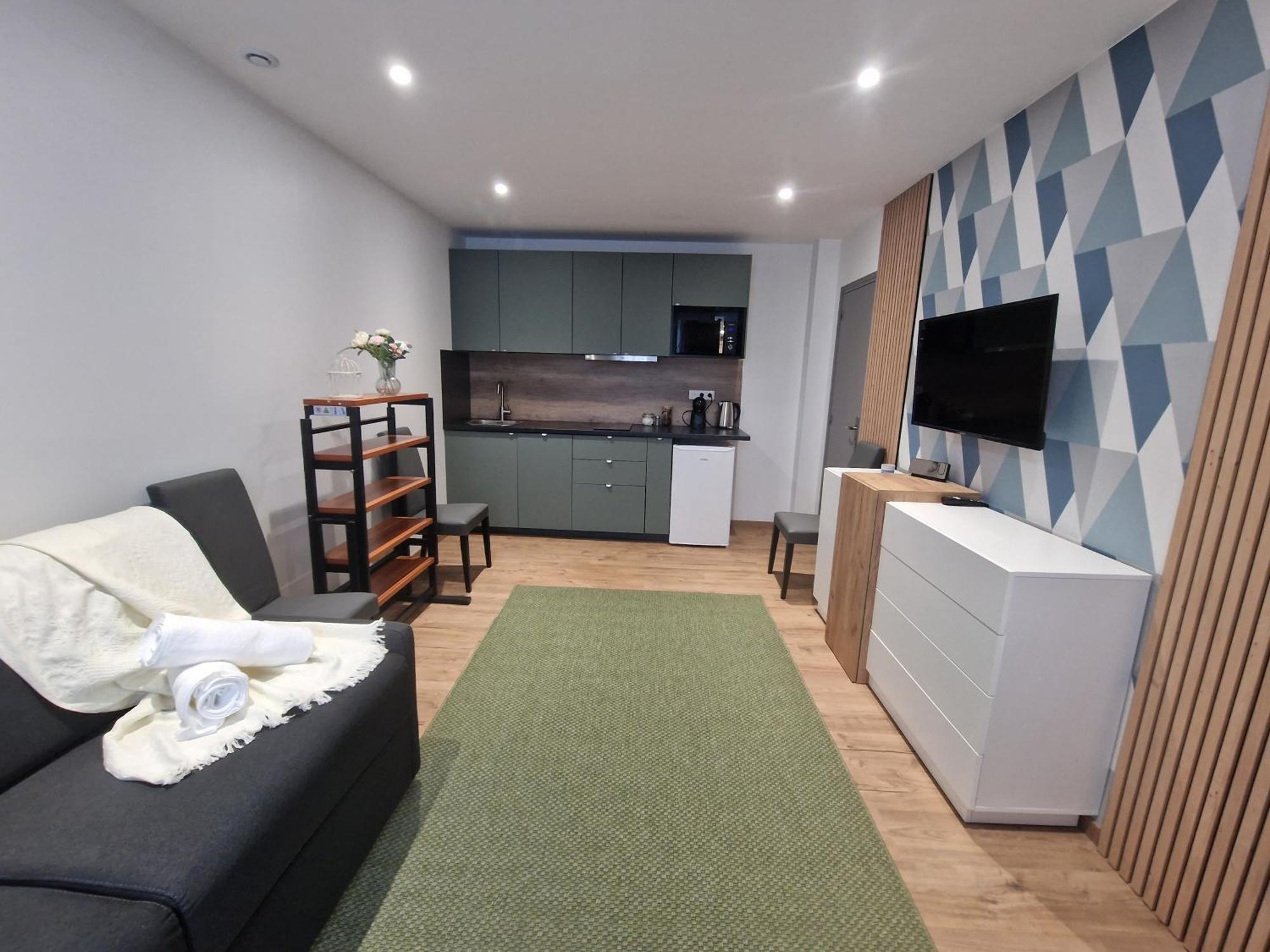 Maison D'Hotes Avec 3 Appartements Et Un Studio Viry-Chatillon Exterior photo