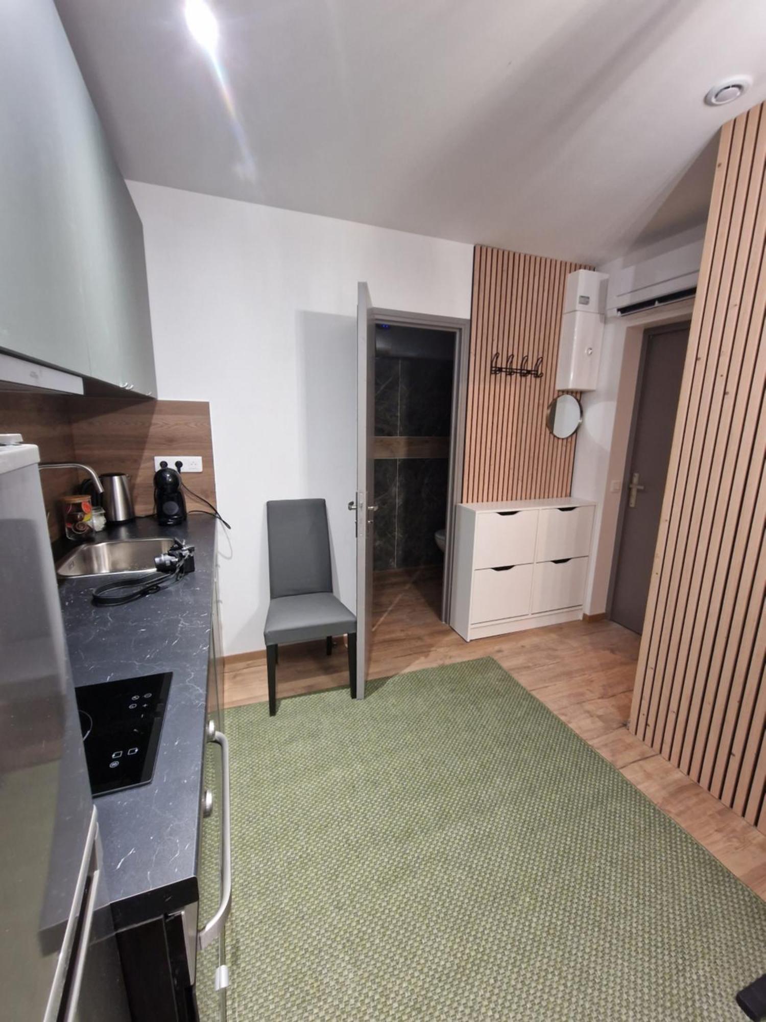 Maison D'Hotes Avec 3 Appartements Et Un Studio Viry-Chatillon Exterior photo